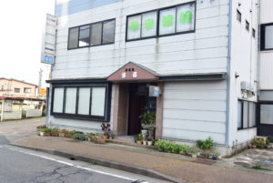 砺波駅前 居酒屋「童夢」のご案内！！家庭的な雰囲気のお店です！！