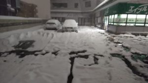 富山県内暴風雪、急激な積雪による対応 除雪・排雪